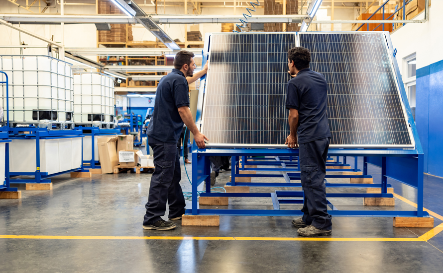 Convertir suelos urbanos en parques solares: viabilidad y beneficios